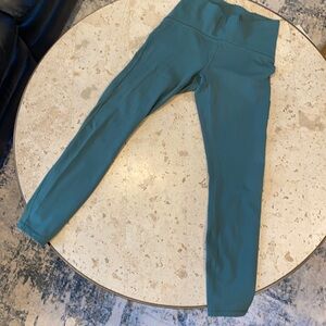 Lululemon athletic leggings size 6